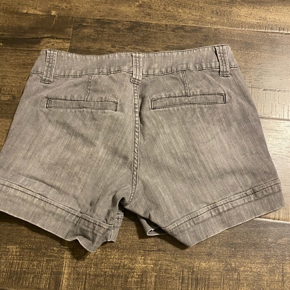 ~~Shorts size 3 - Picture 4 of 6